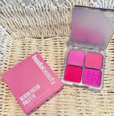 HUDA BEAUTY Blush Filter Blurring Blushlighters Palette – Baby Pink