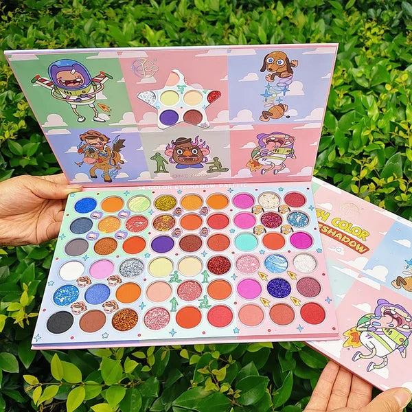 Oneyioo 54 Highly Pigmented Eyeshadow Palette