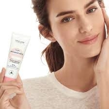 Oriflame Glow Essentials Face Cream SPF 10 50ml – Vitamin E & B3 Moisturizer