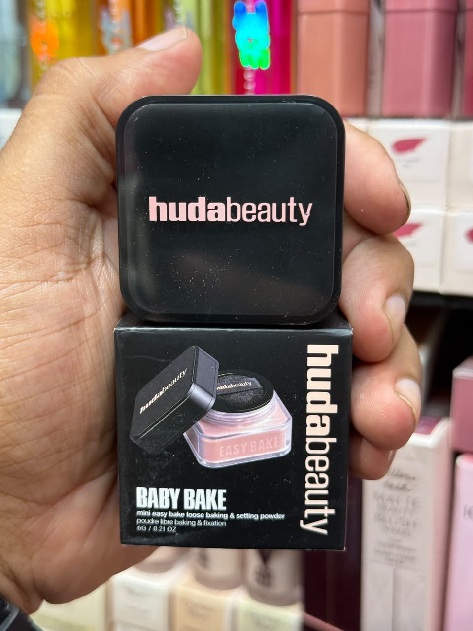 Huda Beauty Easy Bake Loose Powder Cupcake | Fulglow