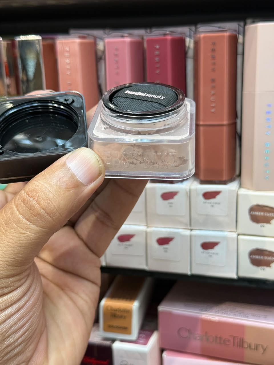 Huda Beauty Easy Bake Loose Powder Cupcake | Fulglow